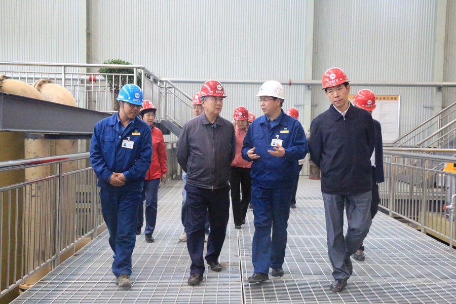 20-2016年5月，國(guó)家水利部原副部長(zhǎng)朱登銓一行蒞臨金徽股份調(diào)研項(xiàng)目建設(shè)工作。.jpg