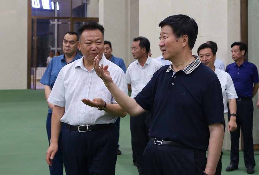 22-2018年6月，省人大常委會(huì)黨組書(shū)記、副主任王璽玉蒞臨金徽股份視察。.jpg