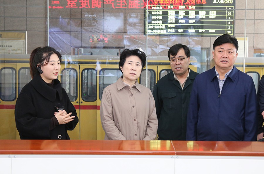36-2023年3月，省生態(tài)環(huán)境廳黨組書(shū)記蘇君蒞臨金徽股份調(diào)研綠色礦山及“兩山”實(shí)踐創(chuàng)新基地建設(shè)情況。.jpg