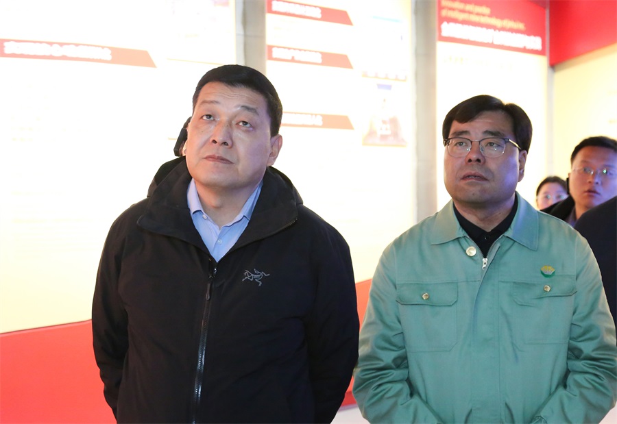 38-2023年12月，民建甘肅省委員會(huì)主任委員，全國(guó)政協(xié)委員，甘肅省政協(xié)常委，省生態(tài)環(huán)境廳廳長(zhǎng)，省核安全局局長(zhǎng)葛建團(tuán)蒞臨金徽股份調(diào)研。.jpg