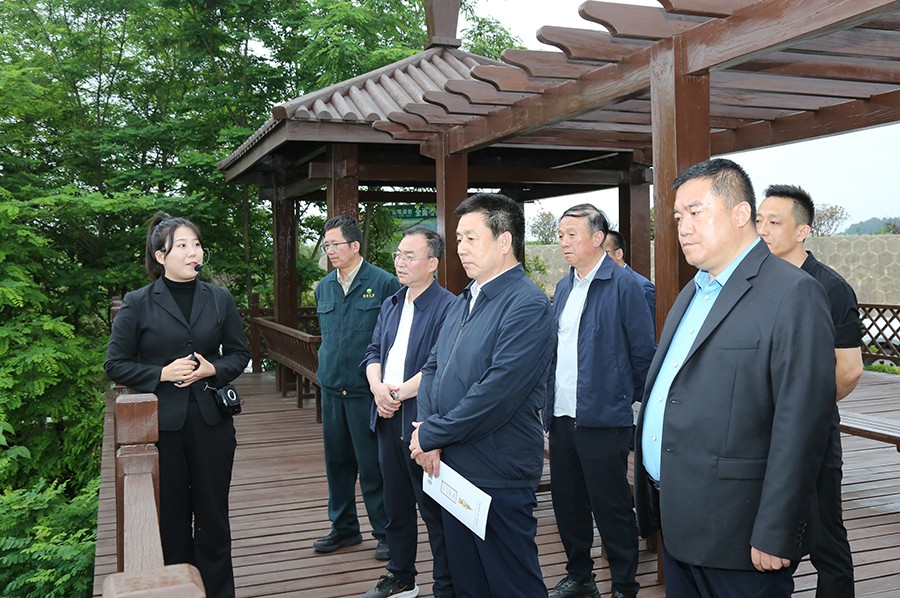 40-2023年6月，省生態(tài)環(huán)境廳副廳長(zhǎng)劉文璽蒞臨金徽股份調(diào)研.jpg