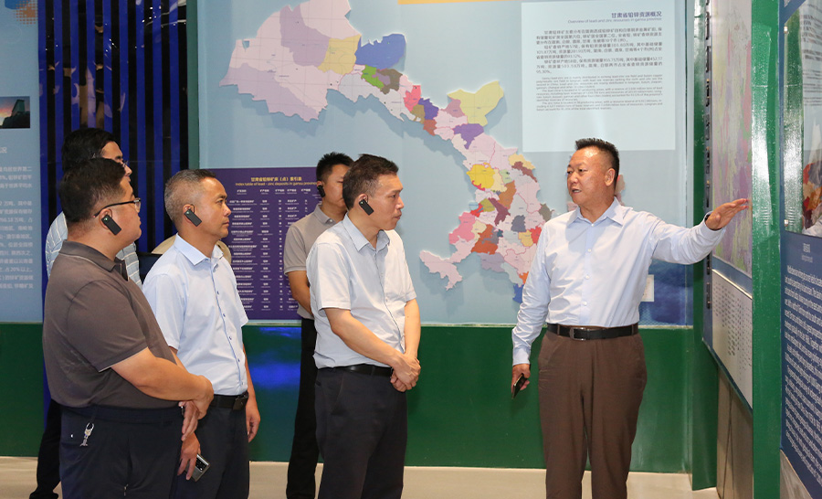 10.3-2022年08月，省科技廳副廳長(zhǎng)牛振明蒞臨金徽股份指導(dǎo)工作。.jpg