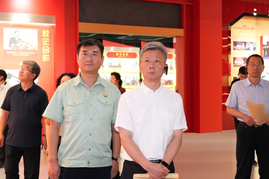 2024.06.23全國(guó)政協(xié)委員、省政協(xié)副主席、民盟甘肅省委會(huì)主委劉仲奎蒞臨金徽股份調(diào)研.jpg