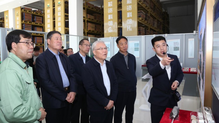 全國政協(xié)常委、省政協(xié)副主席尚勛武蒞臨金徽股份調(diào)研綠色礦山建設(shè)工作